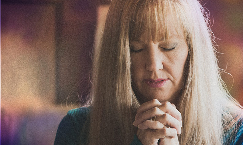 woman praying