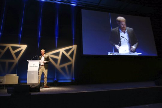 Harry speaks at conference