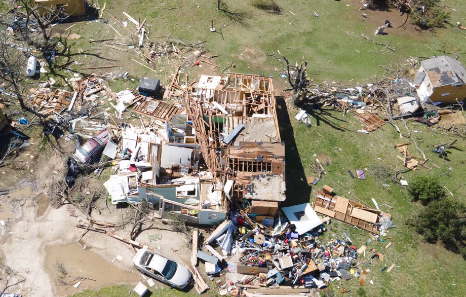 Kansas Tornado Generated 165 mph Winds | Positive Encouraging K-LOVE