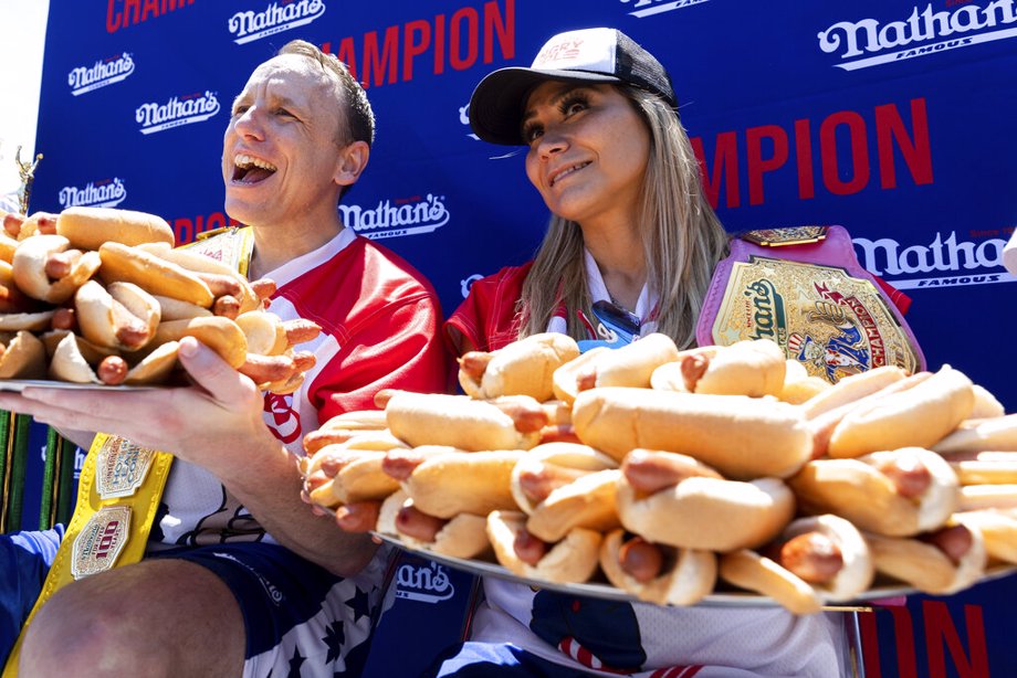 two winners on hot dog eating contest