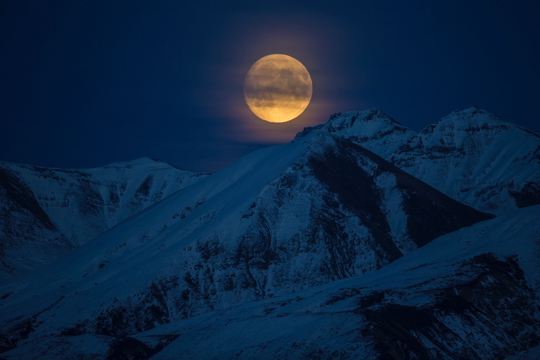 Cold moon