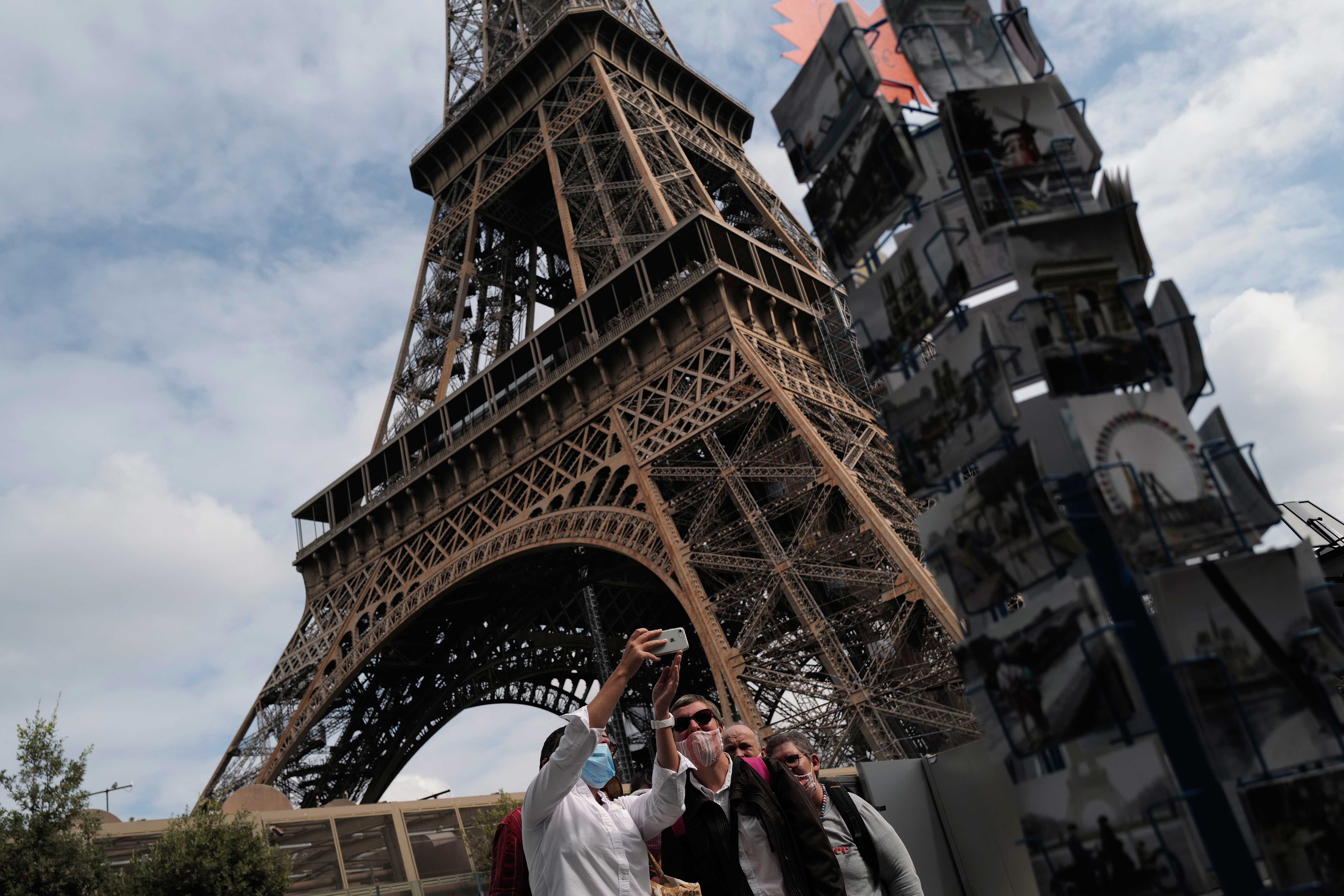 Eiffel Tower s Top Floor Reopens Positive Encouraging K LOVE