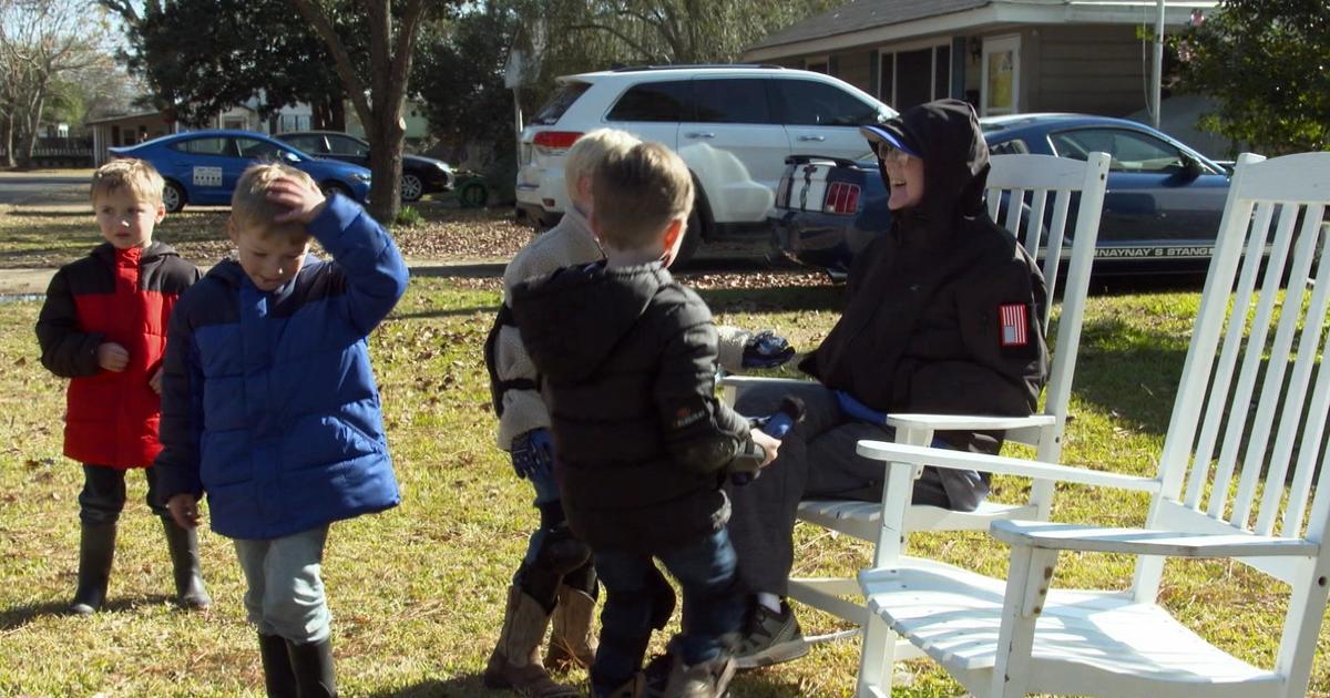 91-Year-Old Man With Dementia Forms Special Bond With Kids Across The Street