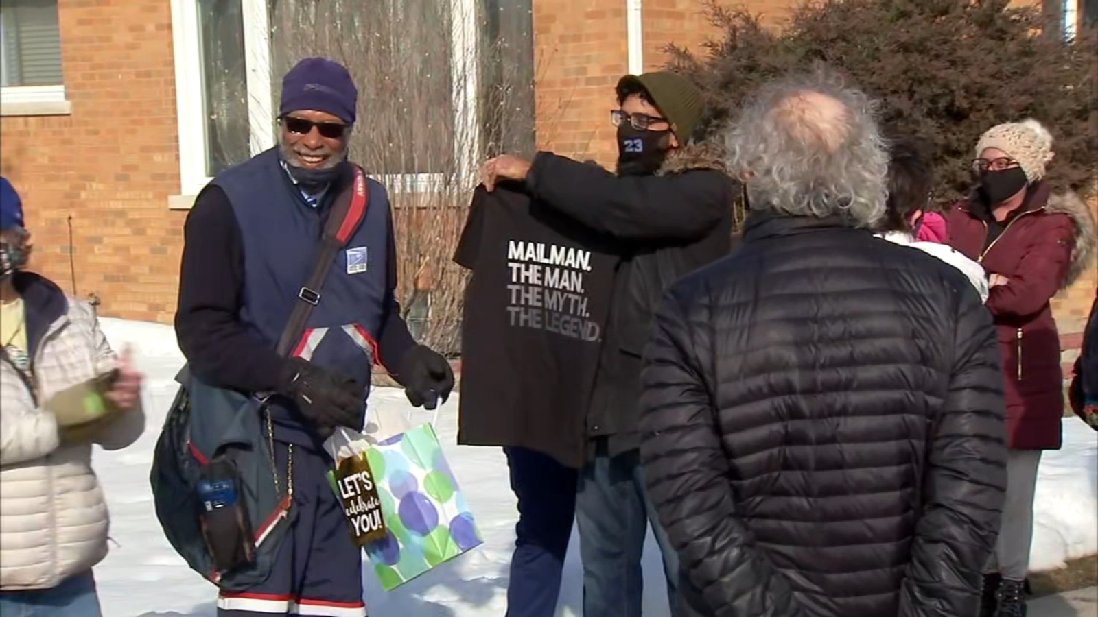 Mail carrier retires after 39 years on the same route and gets a touching send off