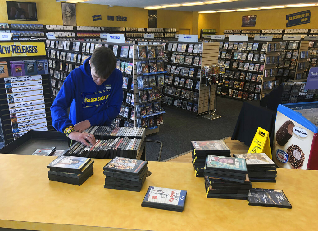 Inside the last Blockbuster store 