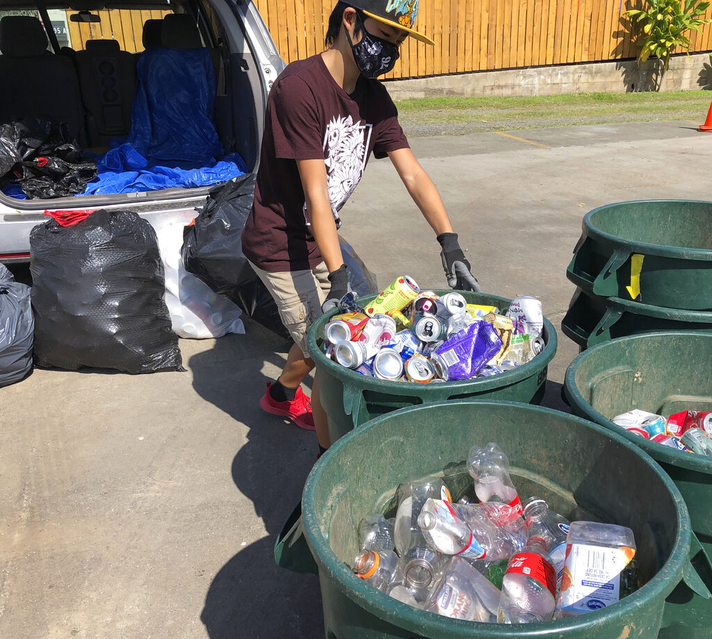 Genshu Price hauling recycling cans