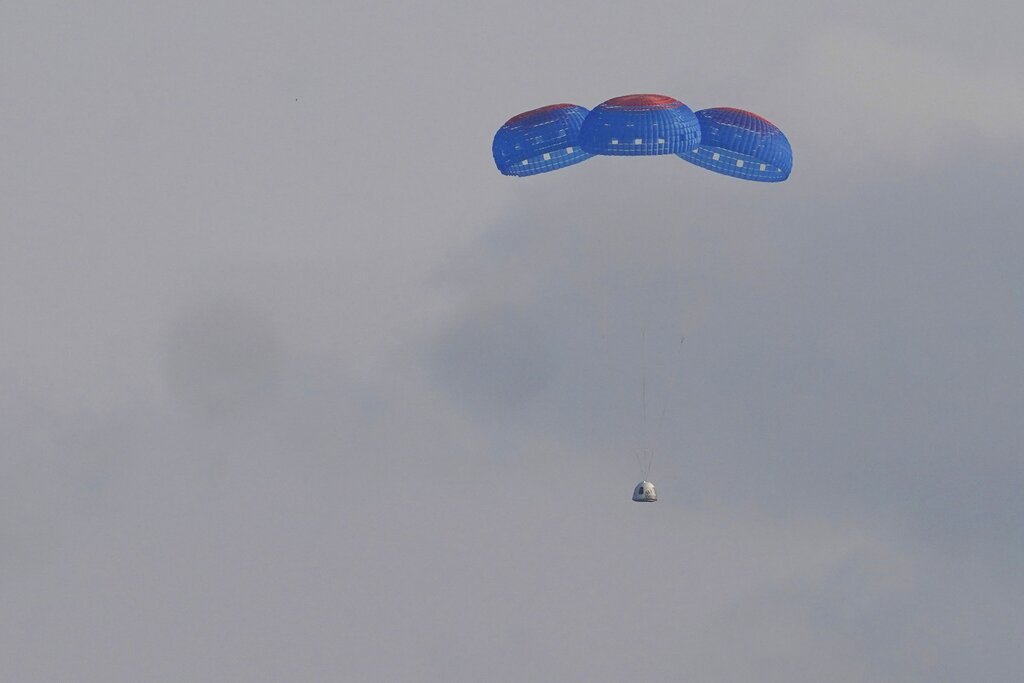 Blue Origin capsule comes back to earth 