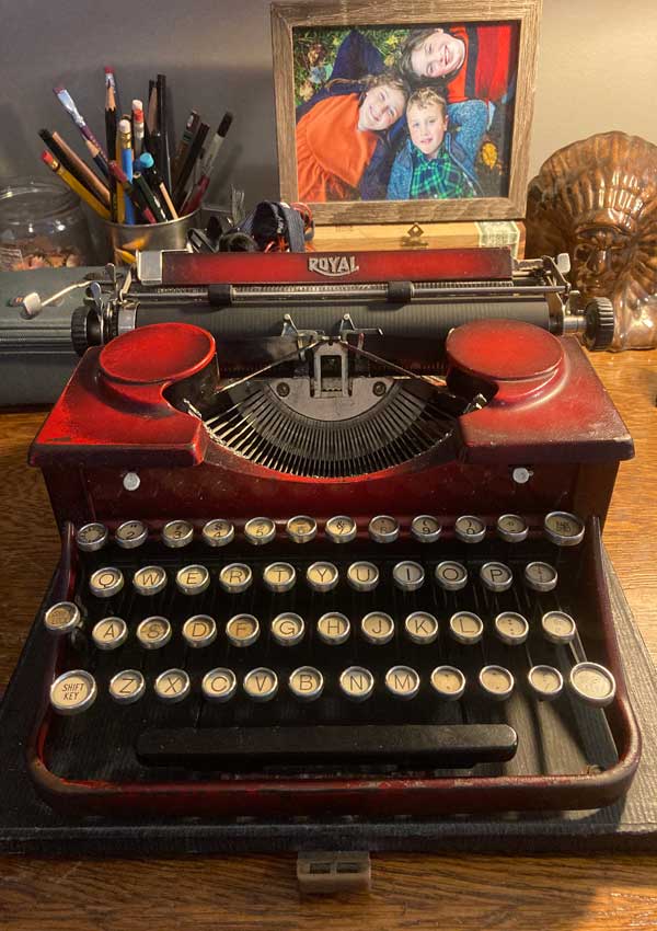 manual typewriter