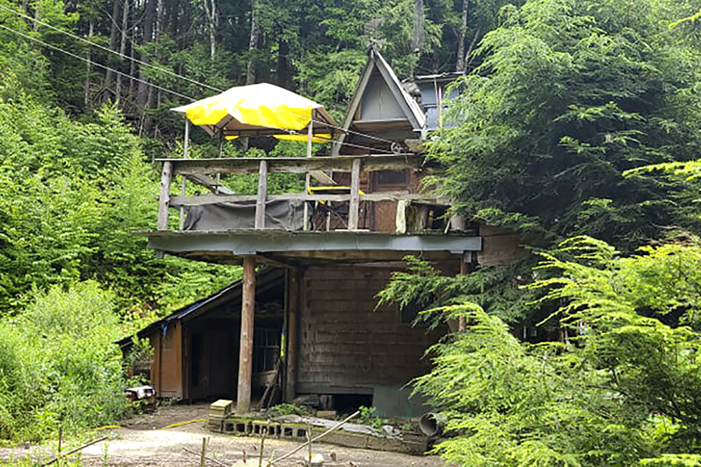 Shack that David Lidstone, 81, had built and lived in for nearly three decades in the woods of Canterbury, N.H.