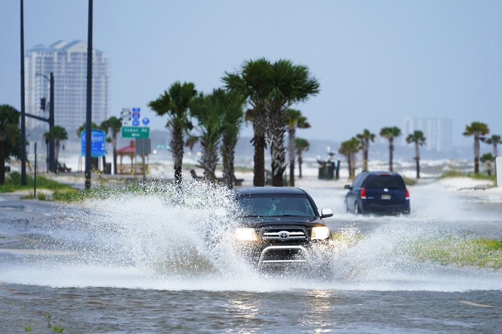 Gulfport, Miss. - Ida rain bands hitting