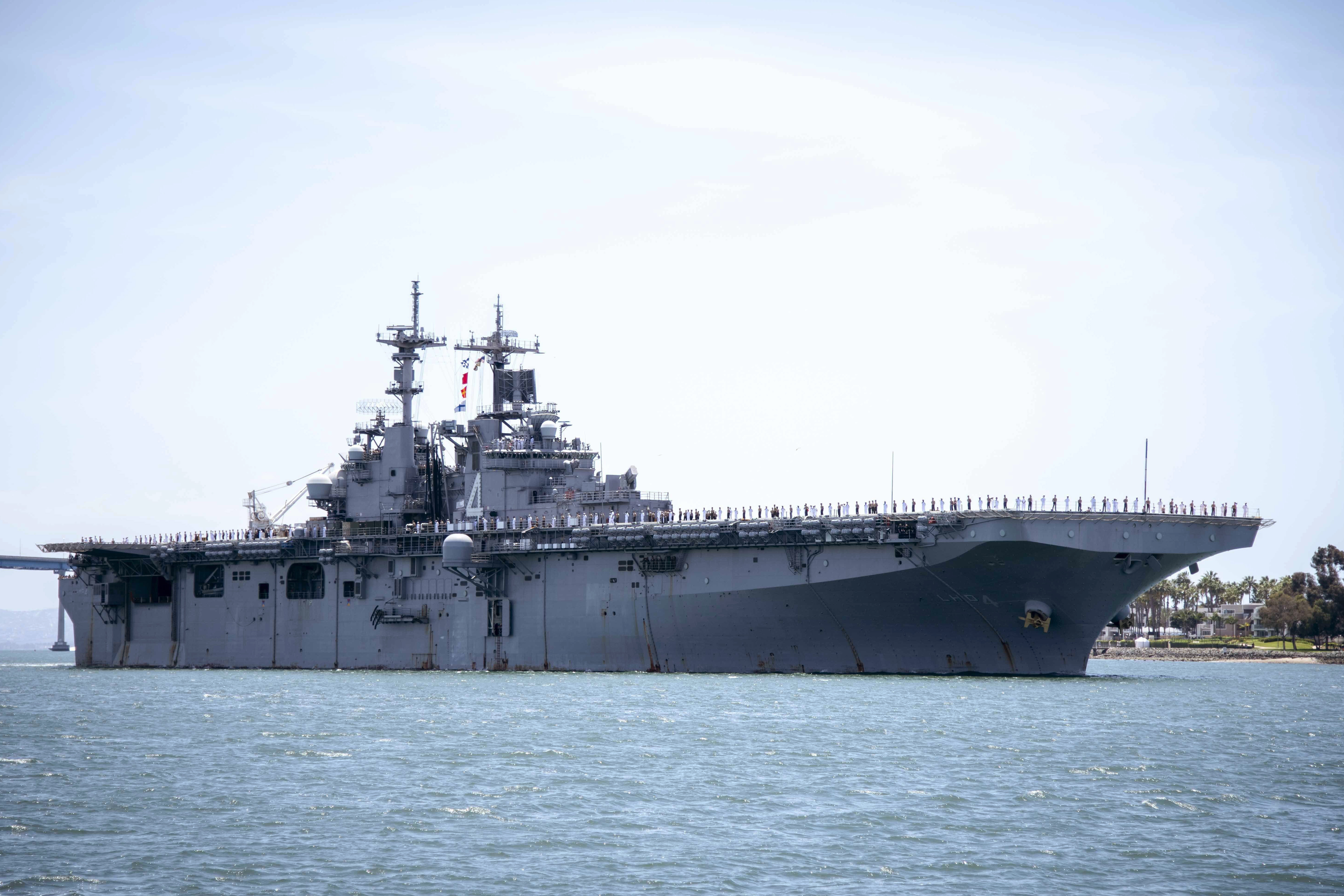 USS Boxer (LHD 4)