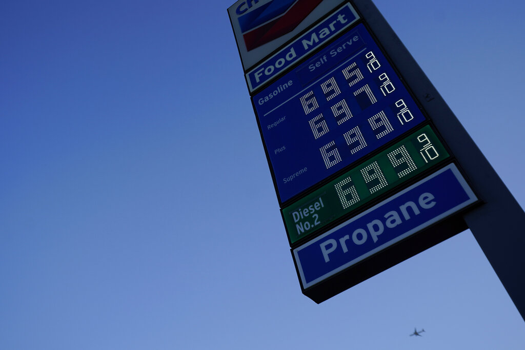 as-gas-prices-battle-budgets-there-are-calls-to-drop-gas-taxes-air1