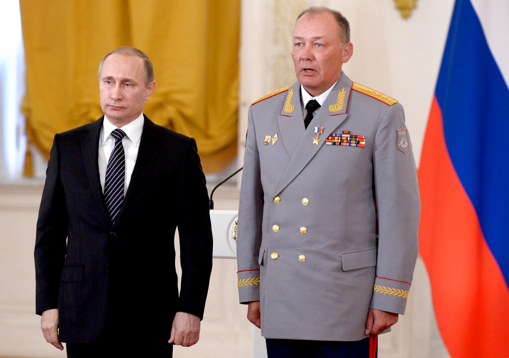 Russian President Vladimir Putin and Col. Gen. Alexander Dvornikov