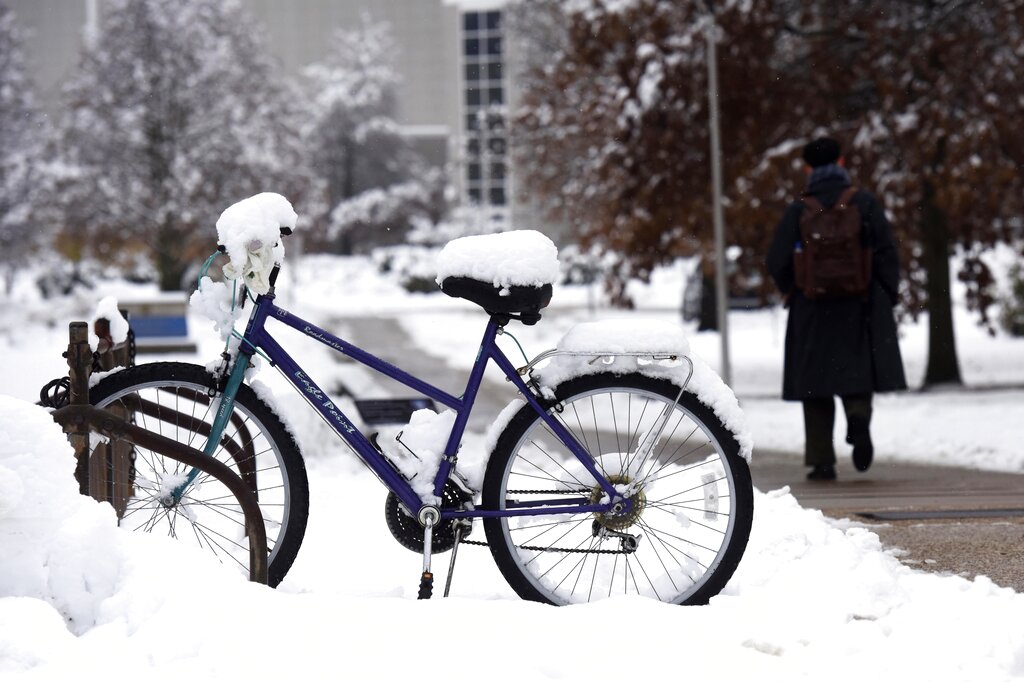Snowstorm blankets the campus of Andrews University