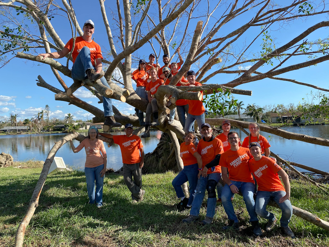 Road Trip For God College Students Dedicate Fall Break To Helping