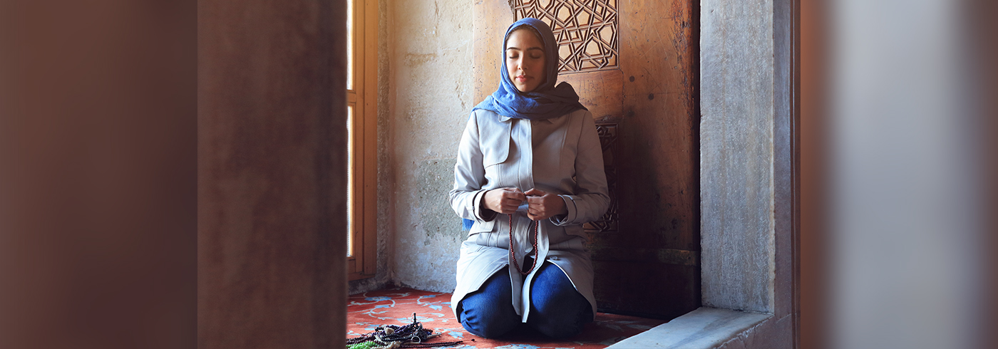 woman praying