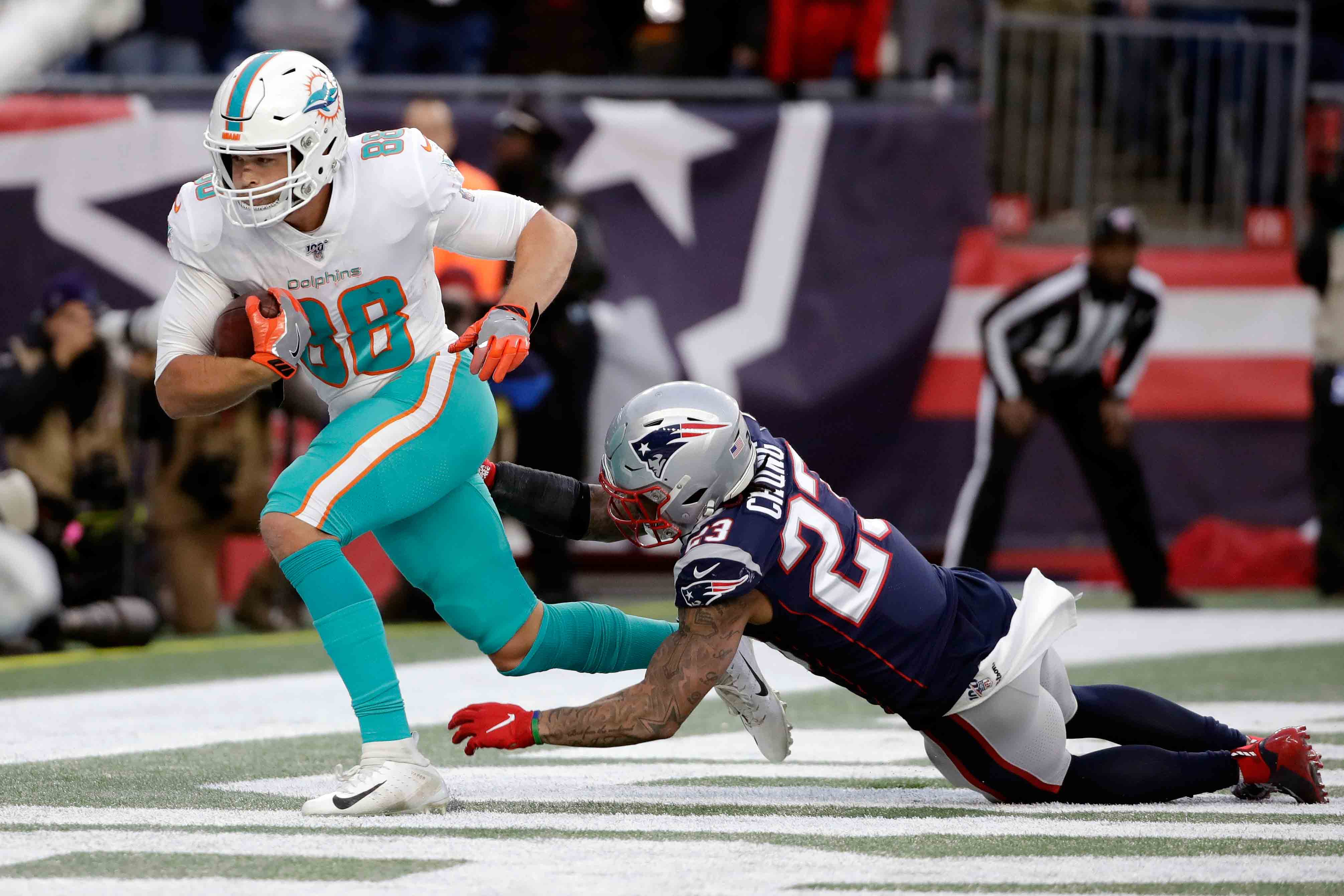 Dolphins Stun Patriots With A Win, Denying New England A Playoff Bye ...